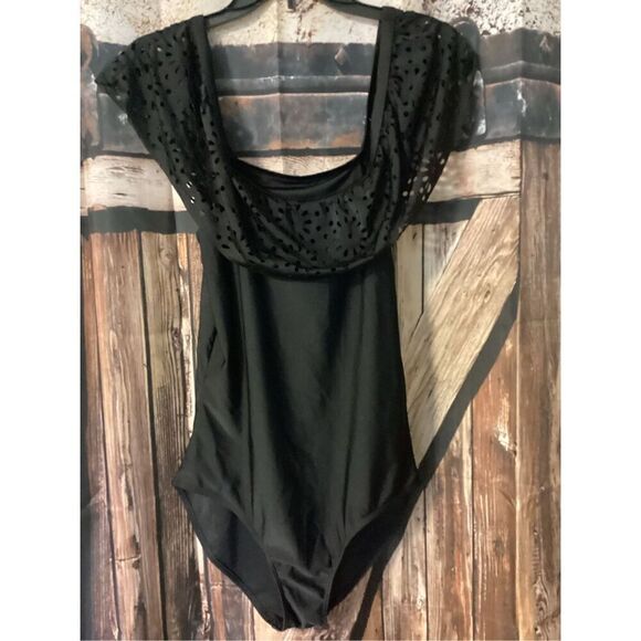 Eyelets Lace not for sale one piece - Picture 1 of 5